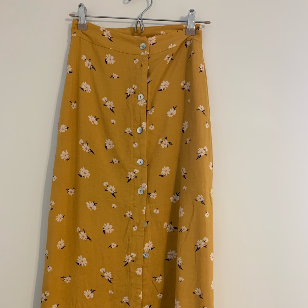 Mustard skirt
